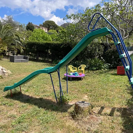 Large Private Garden, Quiet 2-bedroom Apartment, Air Conditioning, Wifi, Parking * Cassis
