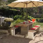 Apartmán Large Private Garden, Quiet 2-bedroom Apartment, Air Conditioning, Wifi, Parking Cassis