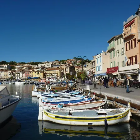 Large Private Garden, Quiet 2-bedroom Apartment, Air Conditioning, Wifi, Parking Apartment Cassis