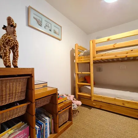 Lejlighed Large Private Garden, Quiet 2-bedroom Apartment, Air Conditioning, Wifi, Parking