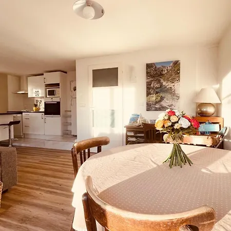 Apartment Large Private Garden, Quiet 2-bedroom Apartment, Air Conditioning, Wifi, Parking Cassis