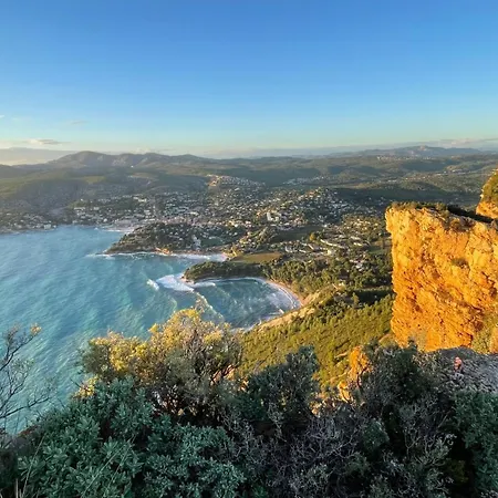 Large Private Garden, Quiet 2-bedroom Apartment, Air Conditioning, Wifi, Parking Cassis