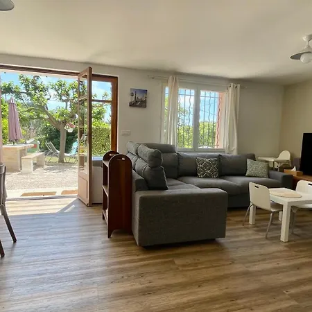 Large Private Garden, Quiet 2-bedroom Apartment, Air Conditioning, Wifi, Parking Apartment Cassis