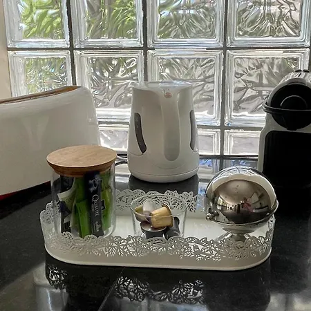 Large Private Garden, Quiet 2-bedroom Apartment, Air Conditioning, Wifi, Parking Apartment *