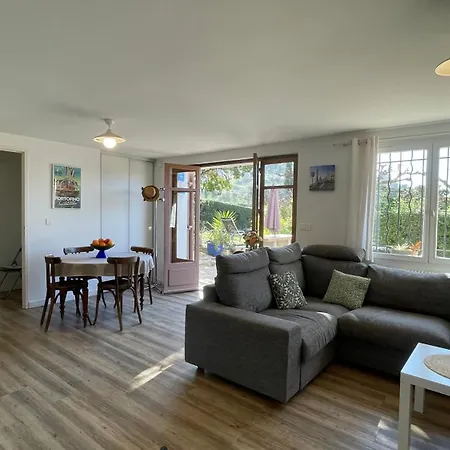 Large Private Garden, Quiet 2-bedroom Apartment, Air Conditioning, Wifi, Parking Cassis