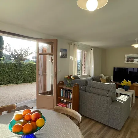 Large Private Garden, Quiet 2-bedroom Apartment, Air Conditioning, Wifi, Parking Apartment Cassis