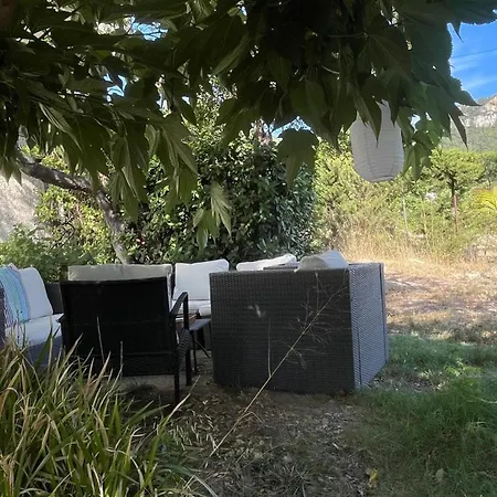 Large Private Garden, Quiet 2-bedroom Apartment, Air Conditioning, Wifi, Parking * Cassis