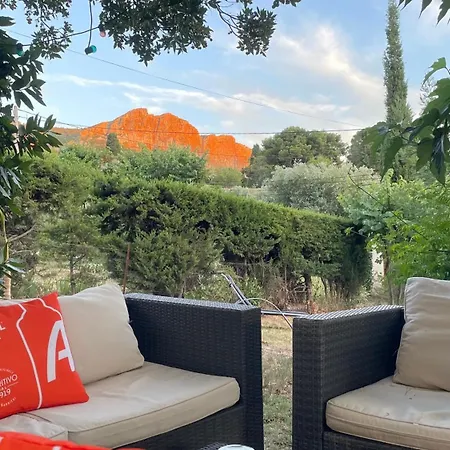 Large Private Garden, Quiet 2-bedroom Apartment, Air Conditioning, Wifi, Parking Apartment Cassis