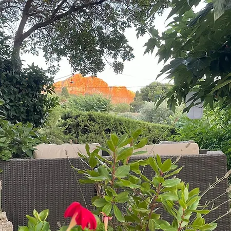 Apartment Large Private Garden, Quiet 2-bedroom Apartment, Air Conditioning, Wifi, Parking Cassis