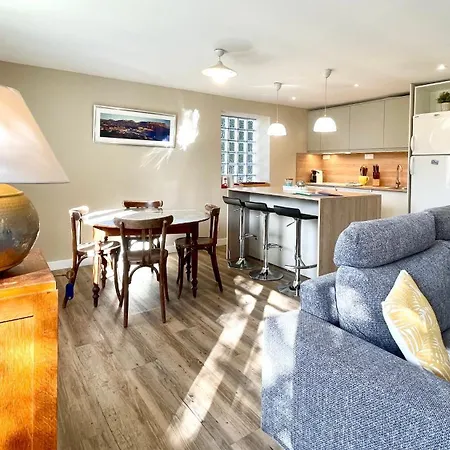Apartment Large Private Garden, Quiet 2-bedroom Apartment, Air Conditioning, Wifi, Parking