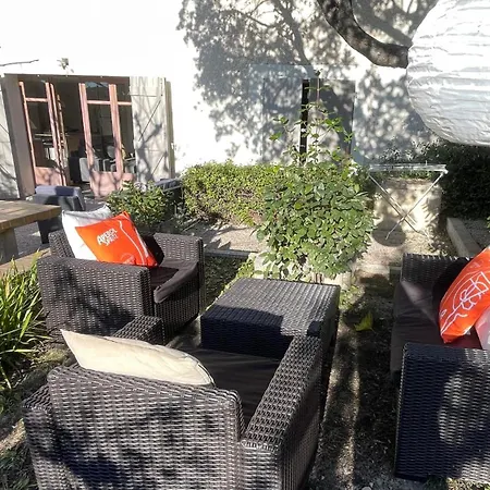 Large Private Garden, Quiet 2-bedroom Apartment, Air Conditioning, Wifi, Parking Apartmán Cassis