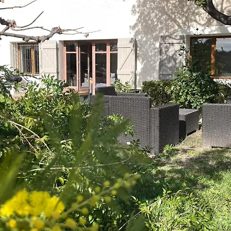 Daire Large Private Garden, Quiet 2-bedroom Apartment, Air Conditioning, Wifi, Parking Cassis