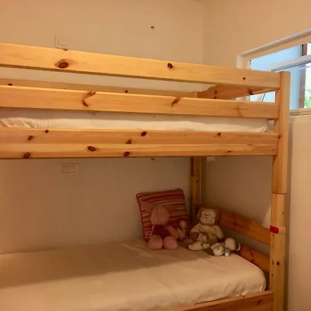 Large Private Garden, Quiet 2-bedroom Apartment, Air Conditioning, Wifi, Parking Lejlighed *