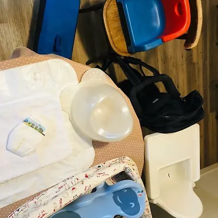 Large Private Garden, Quiet 2-bedroom Apartment, Air Conditioning, Wifi, Parking Apartment *